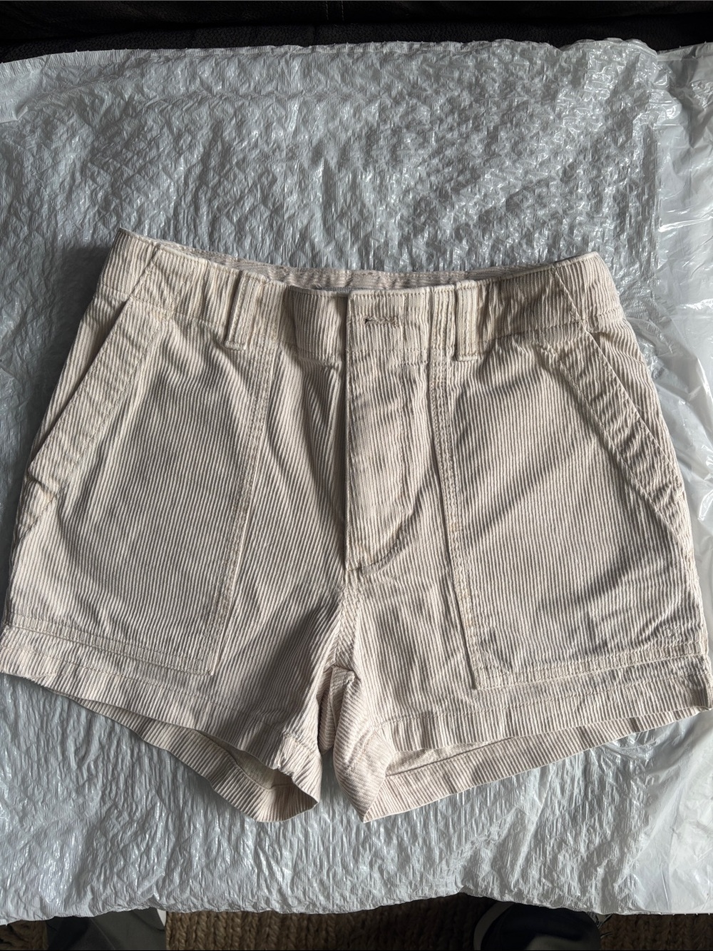 Outerknown Women’s Cream Corduroy Shorts Size 25 (xs)